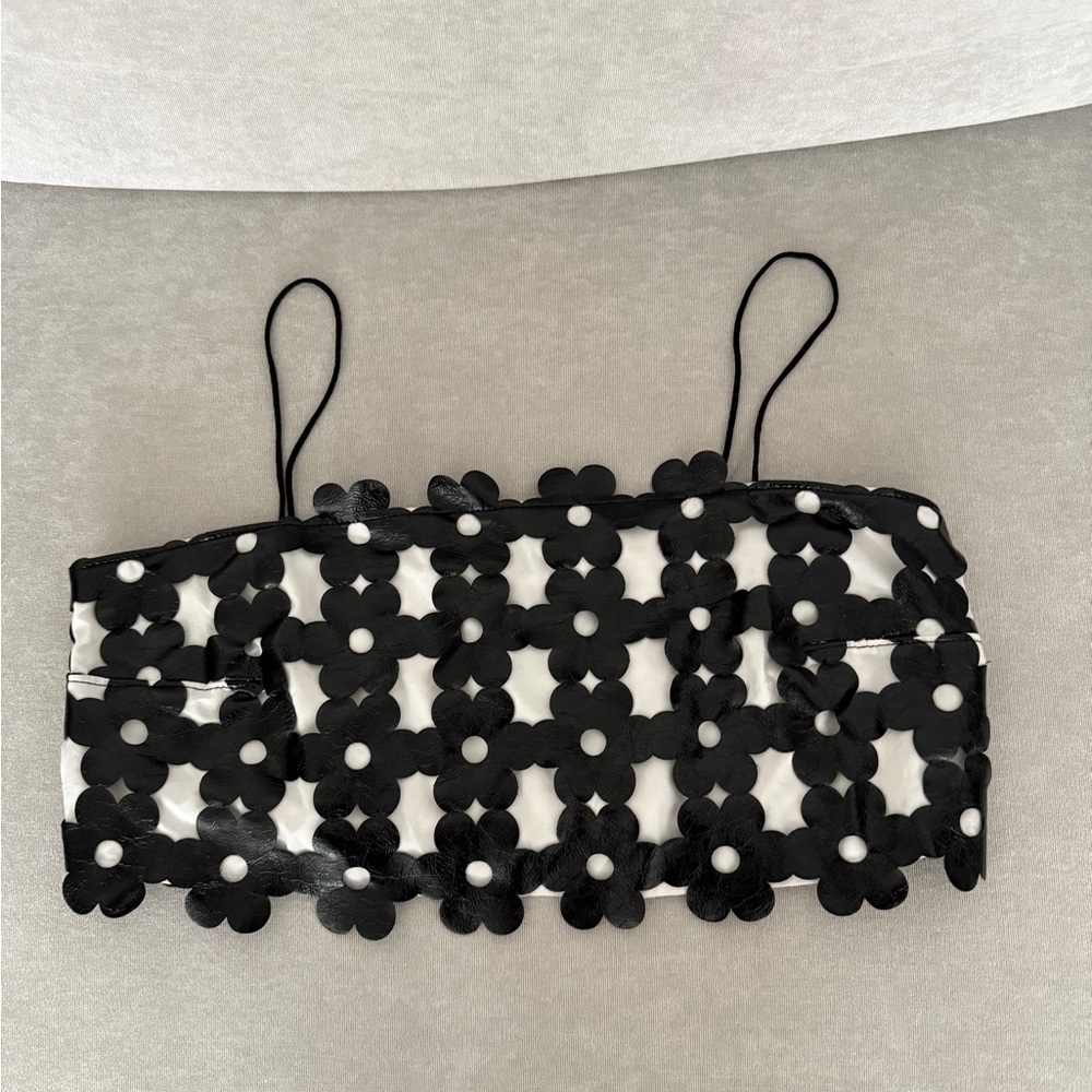 Hollister Black and White Floral Crop Top